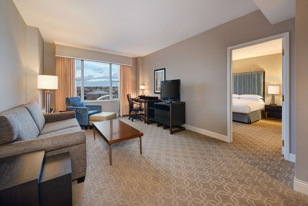 Фото Hilton Milwaukee City Center