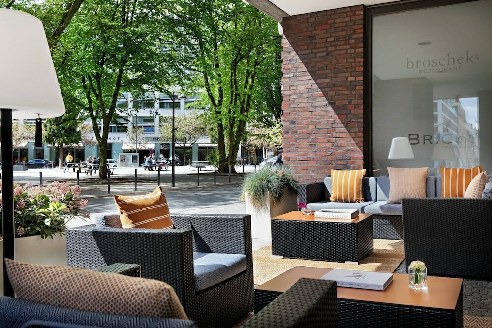 Фото Renaissance Hamburg Hotel