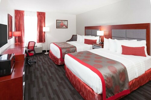 Гостиница Ramada Plaza by Wyndham Chicago North Shore