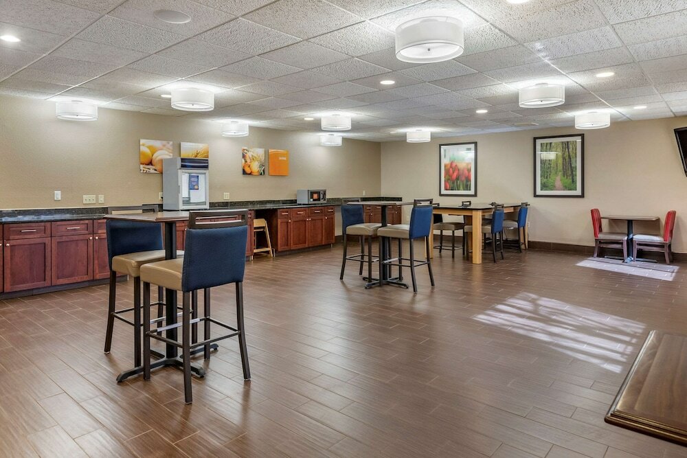 Фото Comfort Inn And Suites Paw Paw