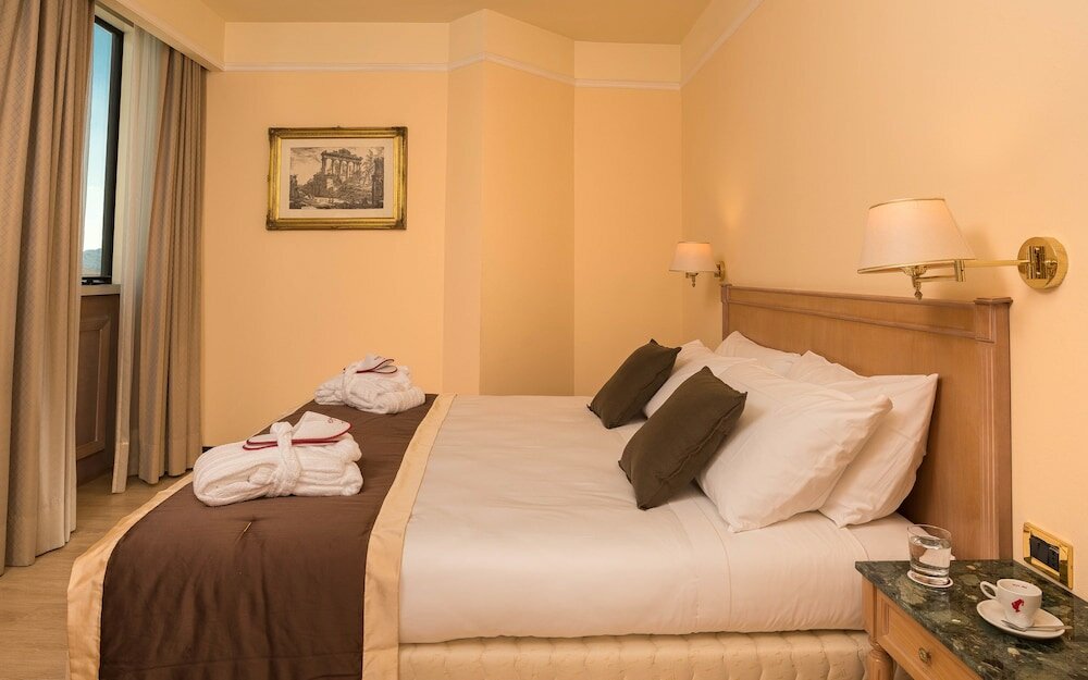 Фото Shg Hotel De La Ville