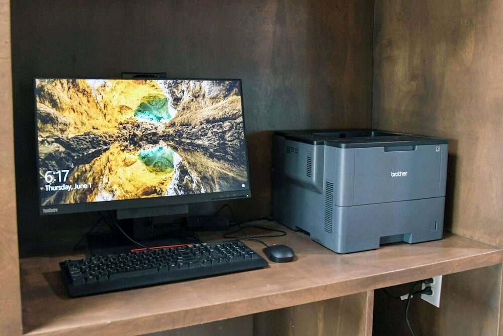 Фото Comfort Inn & Suites Nw Milwaukee