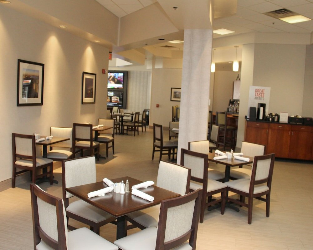 Фото Wyndham Garden Buffalo Downtown