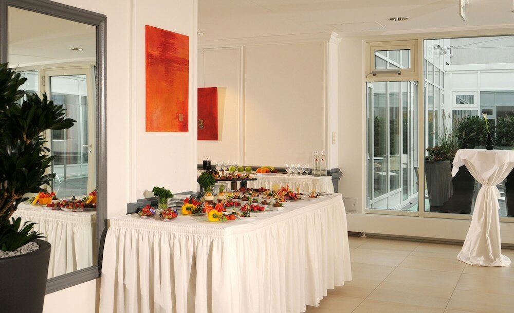 Фото Best Western Premier Parkhotel Kronsberg