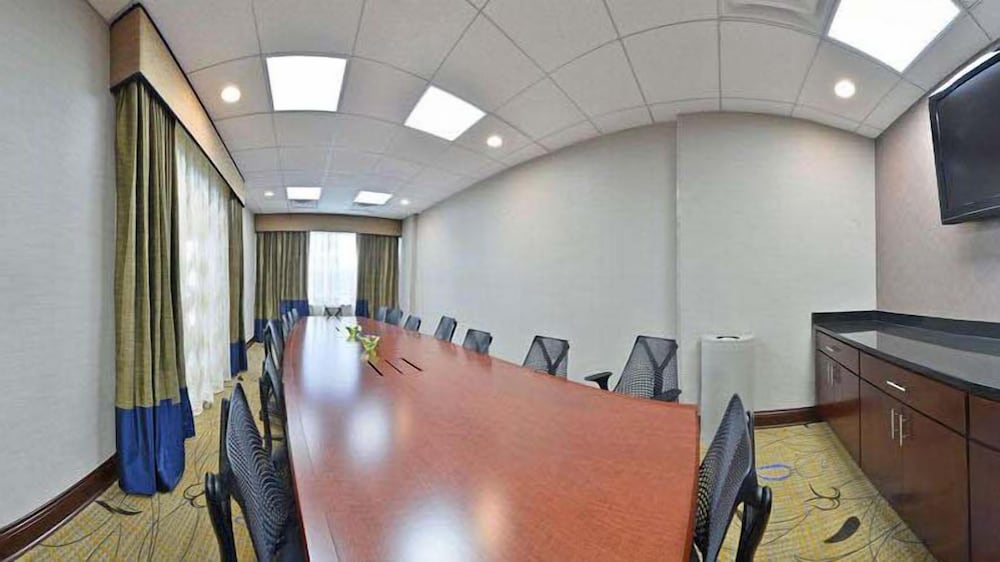 Фото Wyndham Garden Elk Grove Village/O'Hare