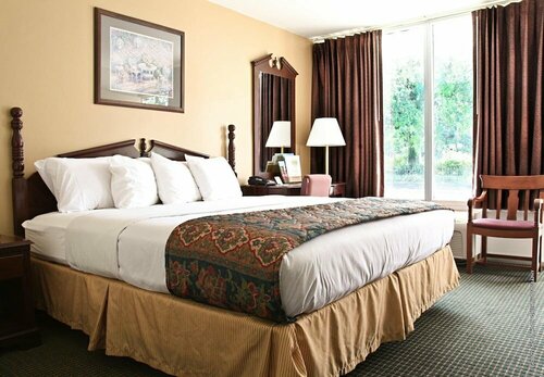 Гостиница Carmel Inn & Suites