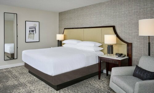 Гостиница Sheraton Hamilton Hotel в Гамильтоне