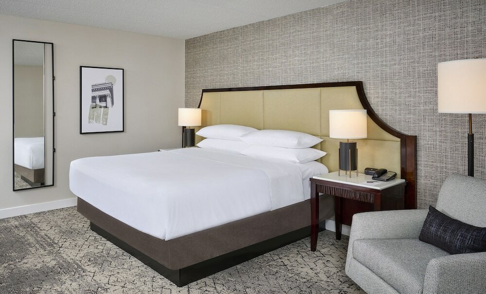 Фото Sheraton Hamilton Hotel