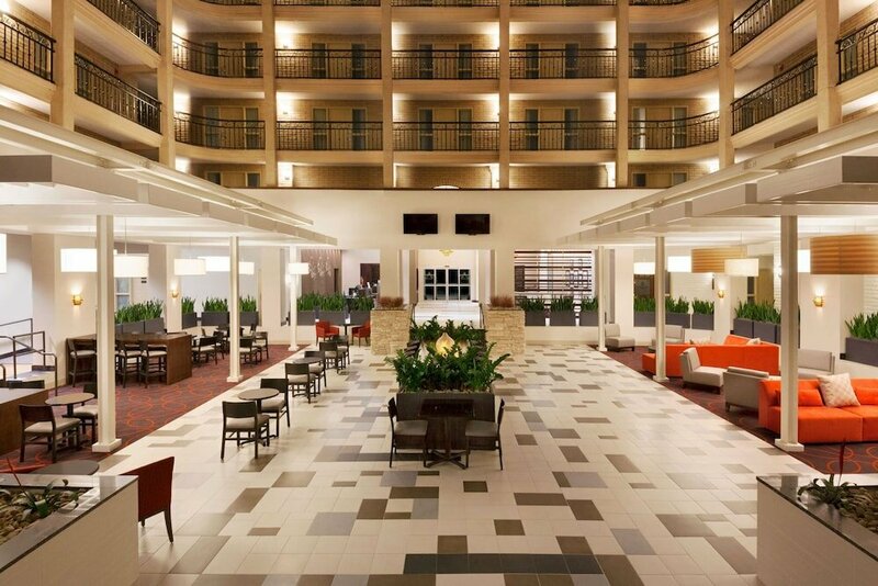 Гостиница Embassy Suites Hotel Baton Rouge в Батон-Руж