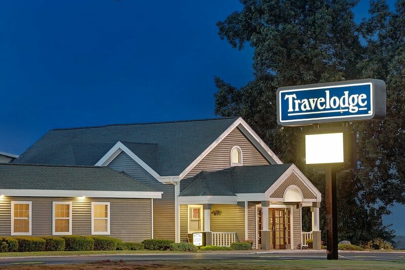 Гостиница Travelodge by Wyndham Iowa City в Айова Сити