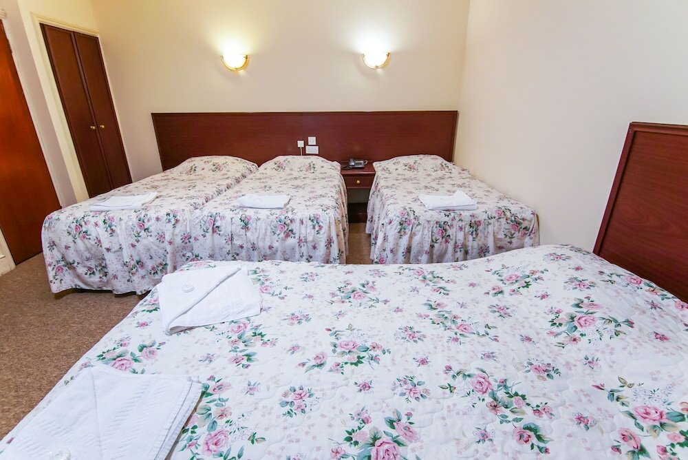 Фото Mandalay Picton House Hotel