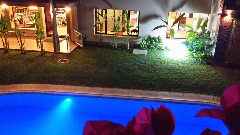 Фото Howard Johnson by Wyndham Yerba Buena