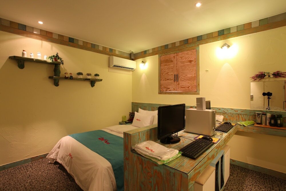 Фото Hotel April 2nd