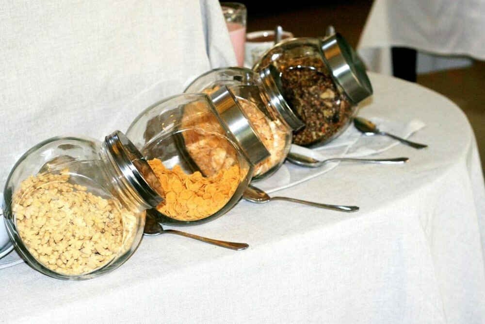 Фото Howard Johnson by Wyndham Yerba Buena