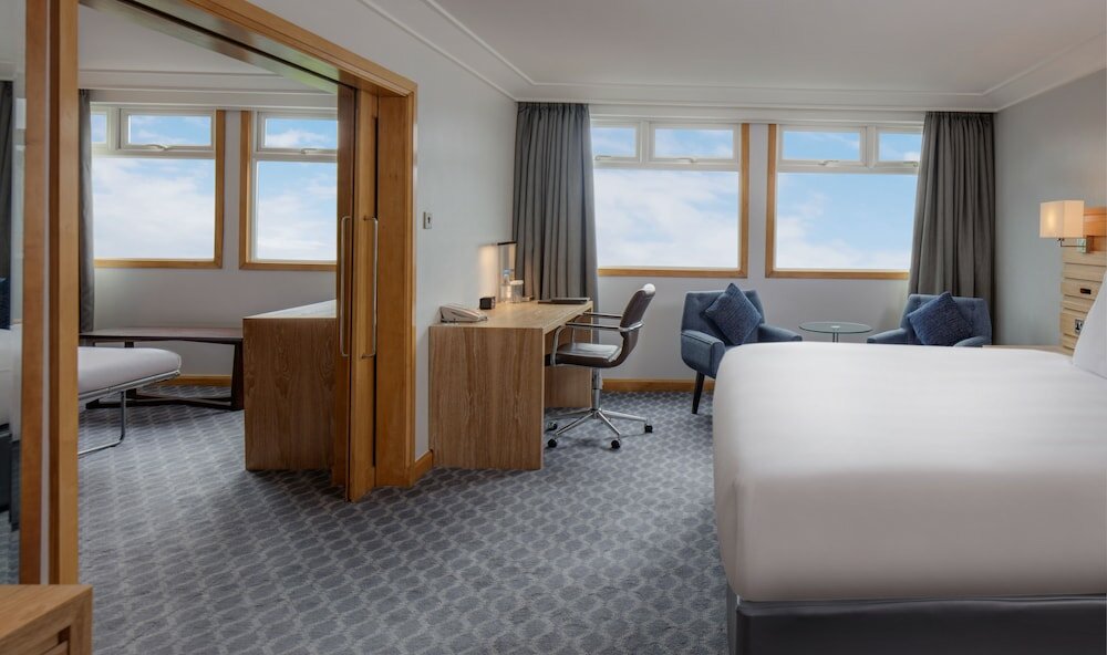 Фото Hilton London Watford