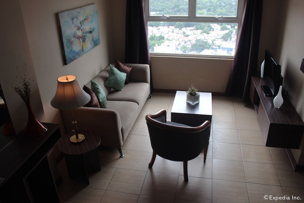 Фото Shaw Residenza Suites