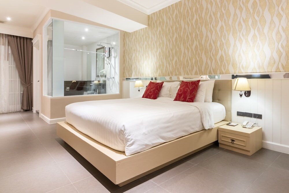 Фото The Raya Surawong Bangkok