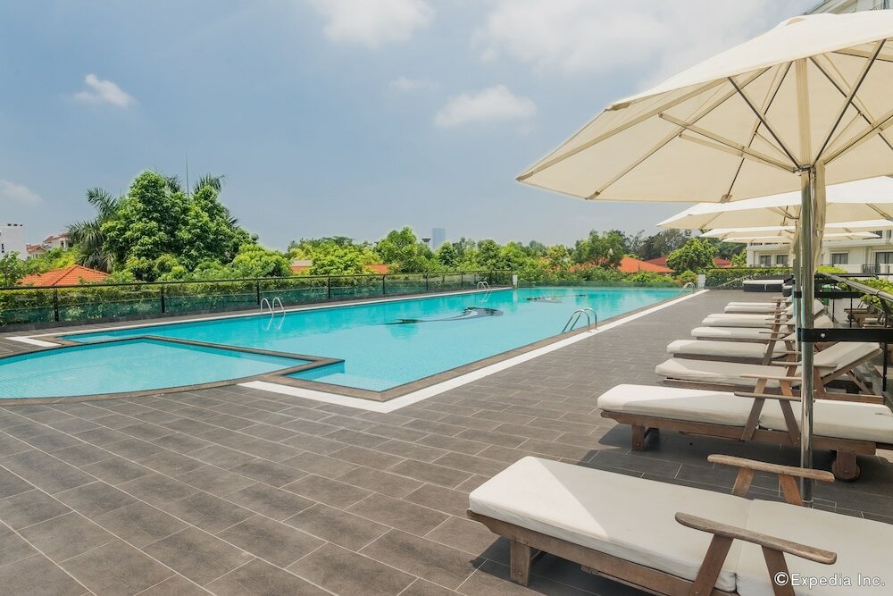 Фото Elegant Suites Westlake