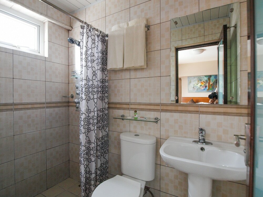 Фото Shaw Residenza Suites