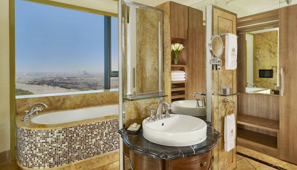 Фото The Reverie Saigon