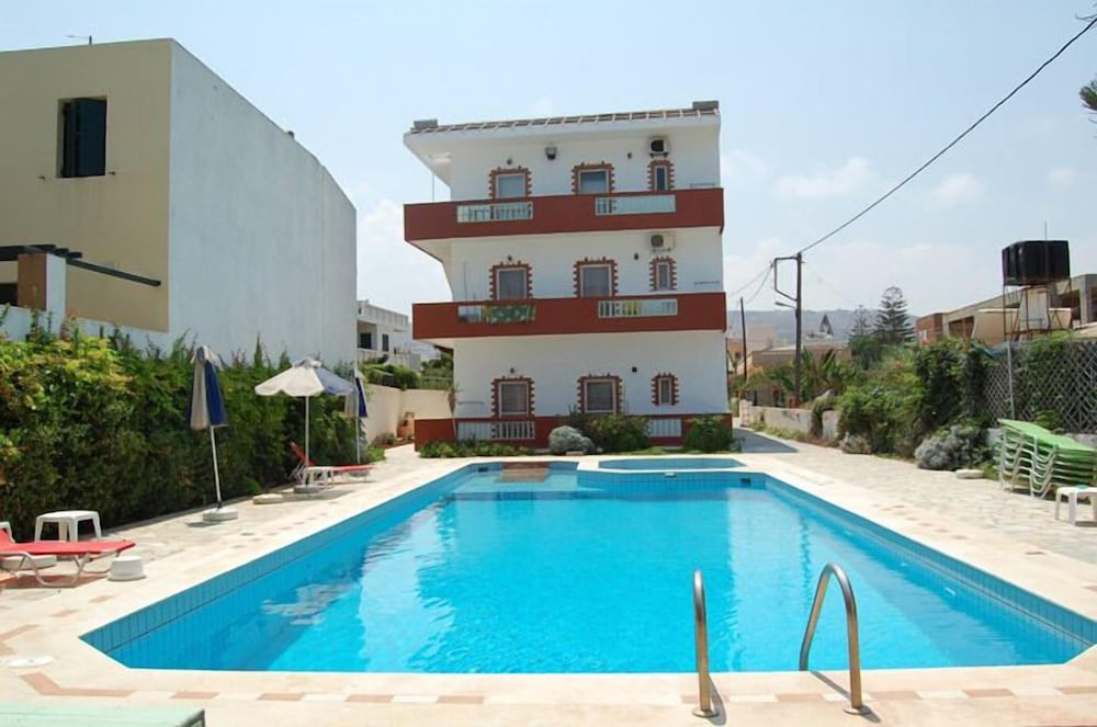 Фото Haris Apartments