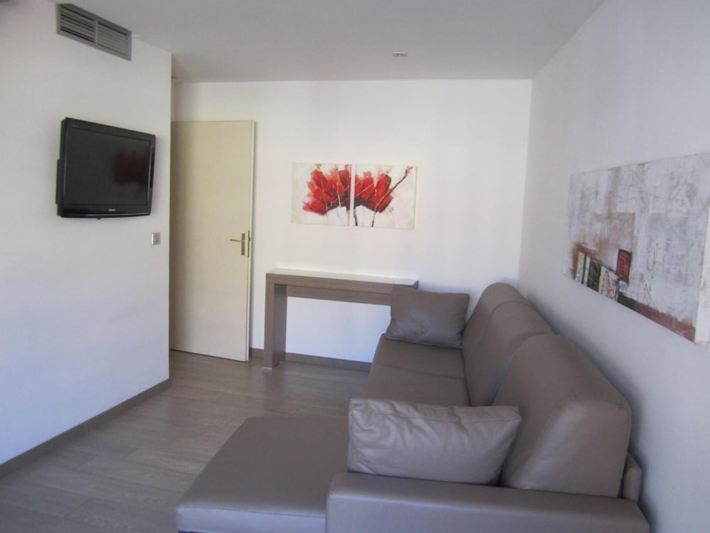 Фото Hotel le Rocher