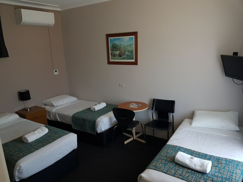 Фото Gateshead Tavern Motel