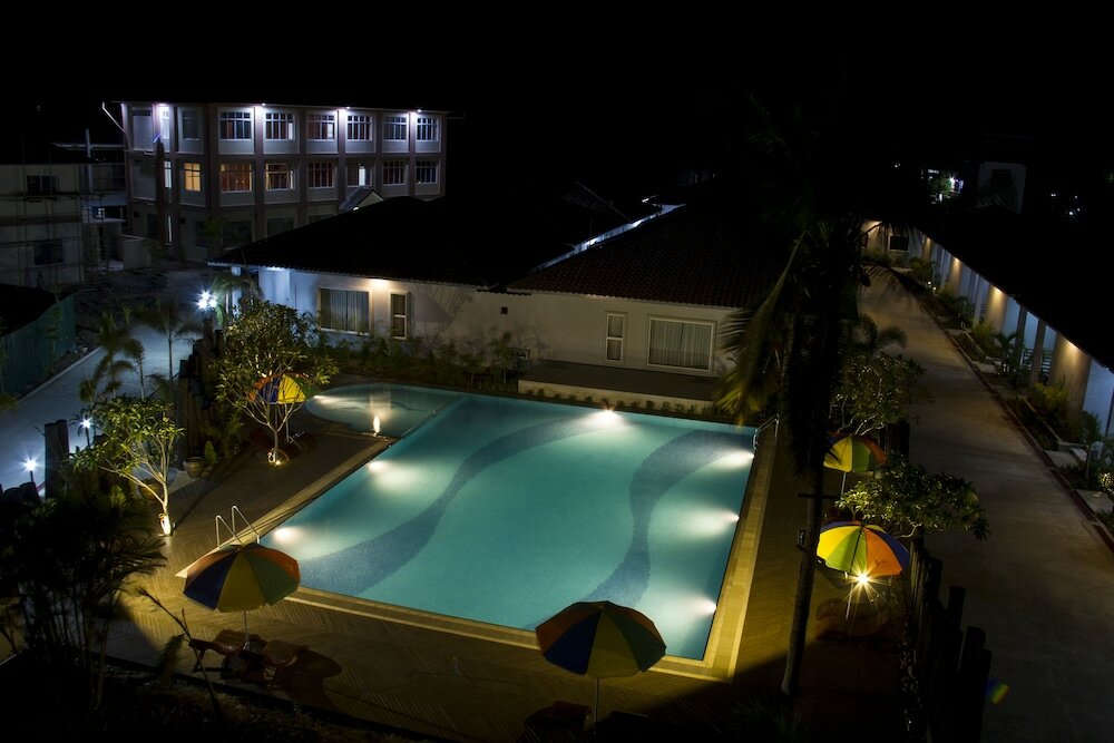 Фото Triumph Hotel