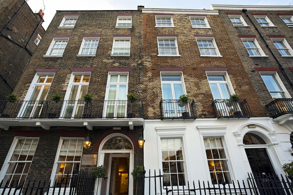 Фото Montagu Place Hotel