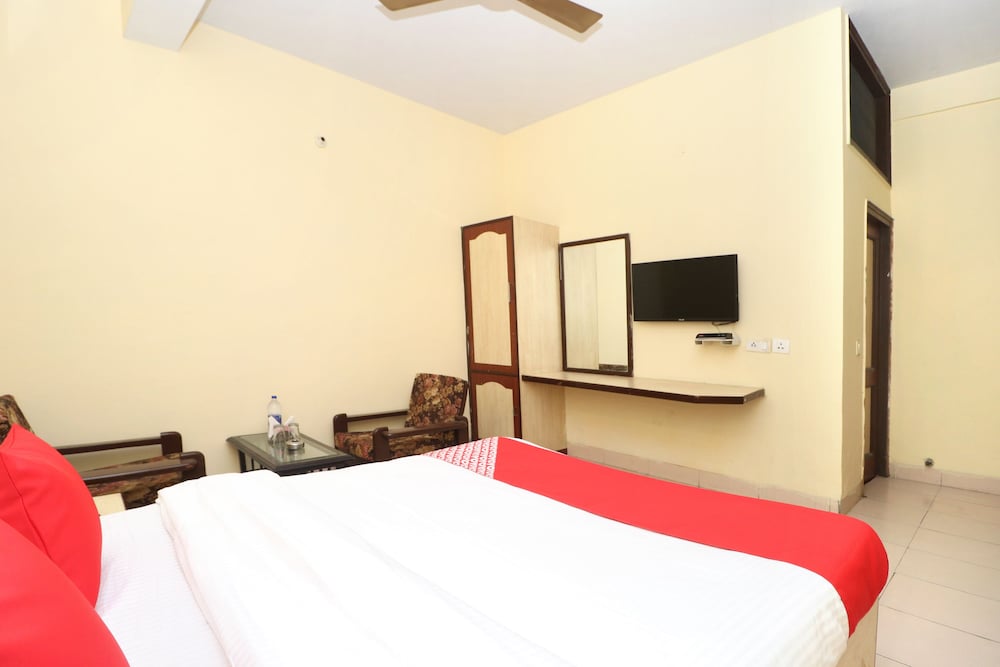 Фото Oyo 30127 Hotel Sabina International