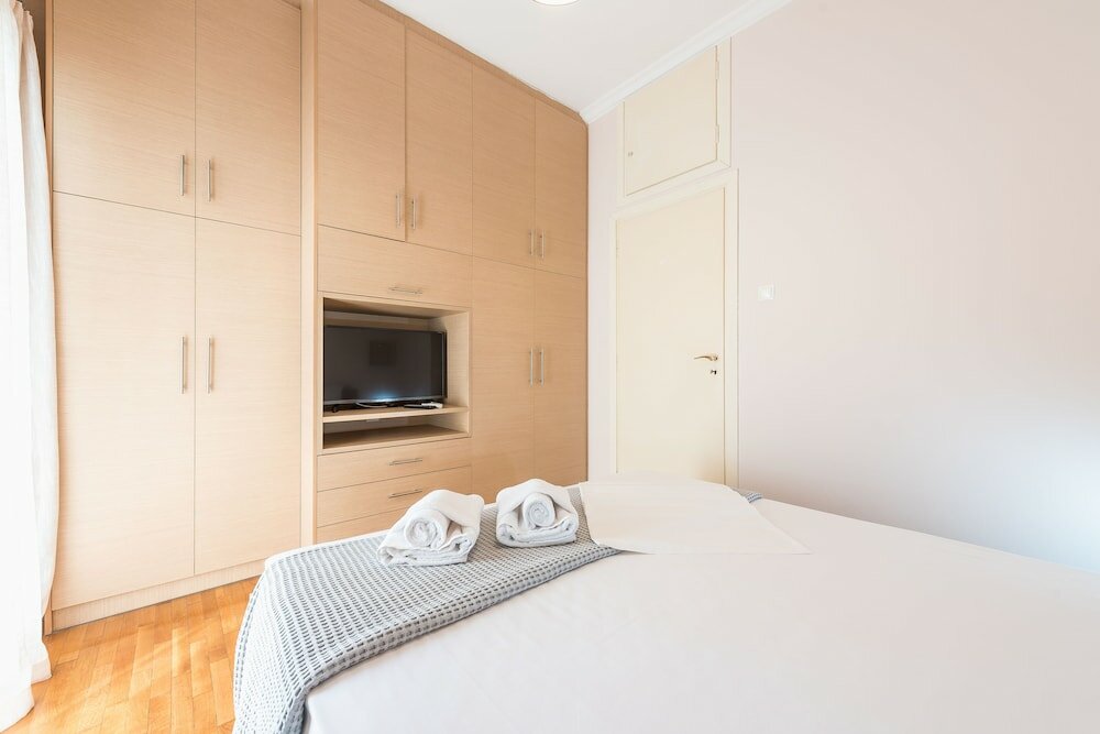 Фото Stylish Acropolis Apartment by Cloudkeys