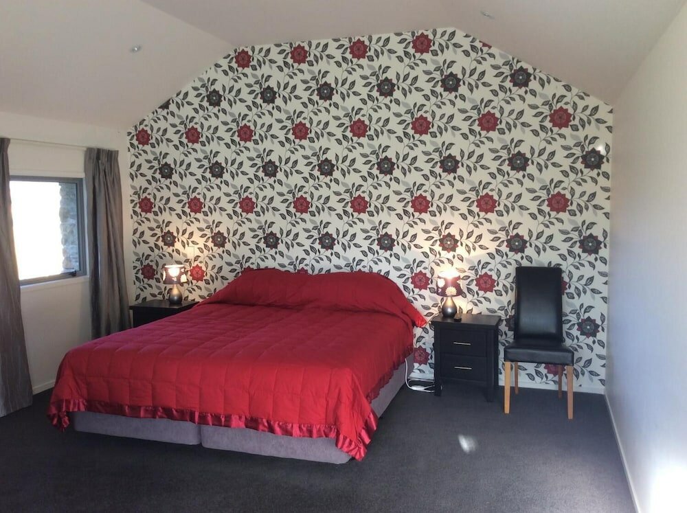 Фото Golf Course Road Chalets