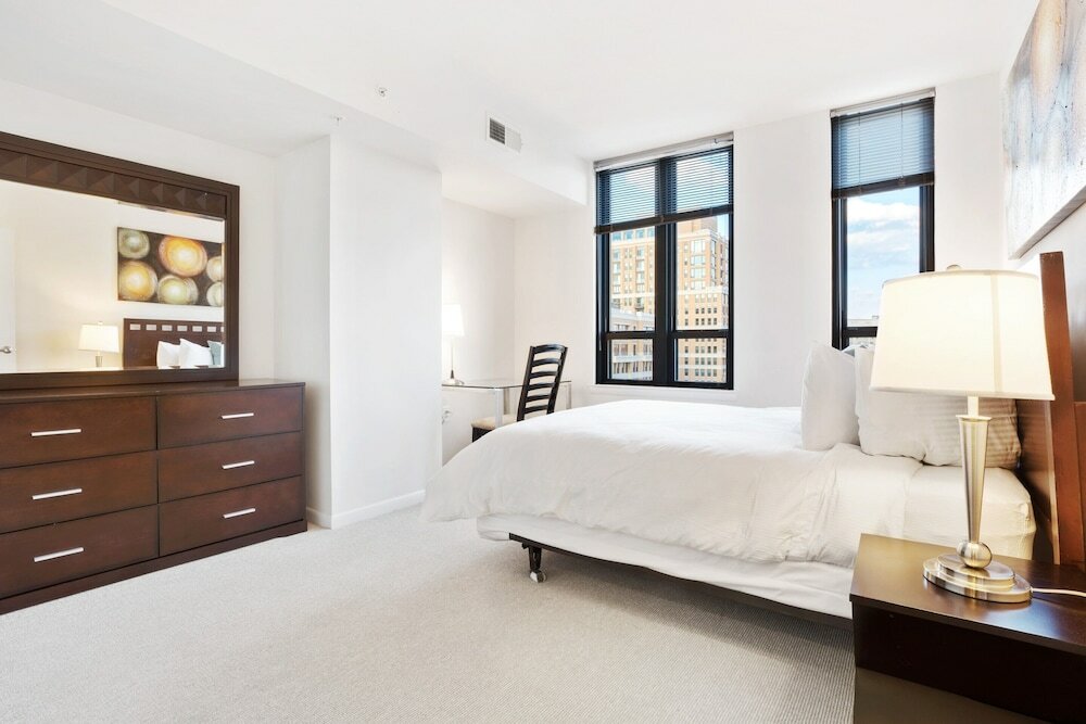 Фото Global Luxury Suites at The Convention Center