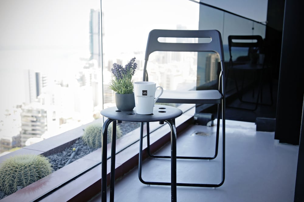 Фото 1866 Court & Suites