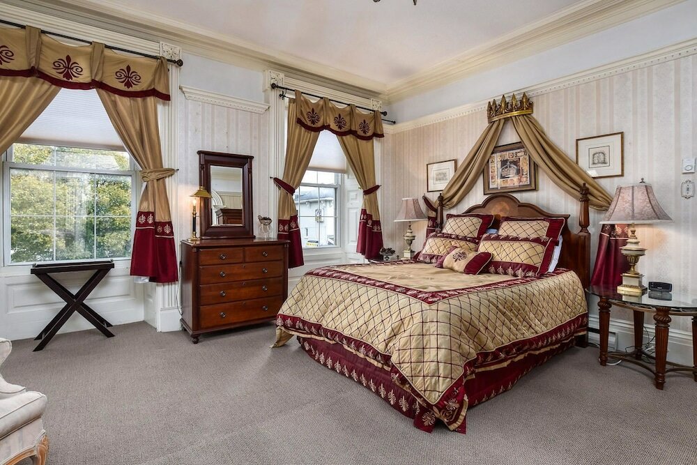 Фото The Noble Suites