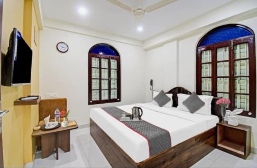 Фото Goroomgo Jheel Mahal NewTown West Bengal