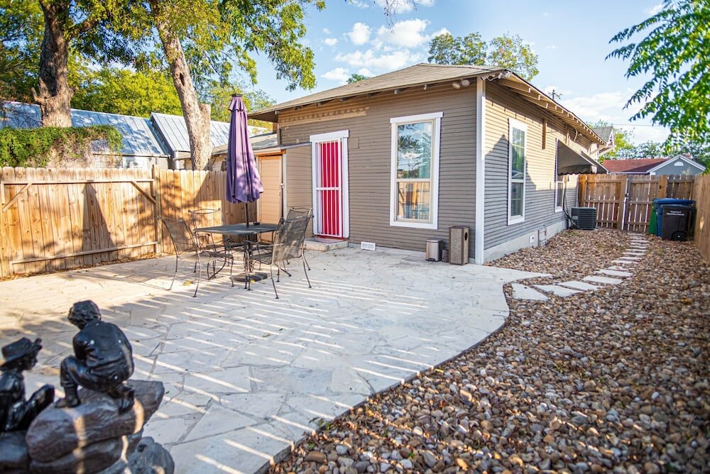 Фото Charming 2br/1ba Haven Near Exciting Downtown