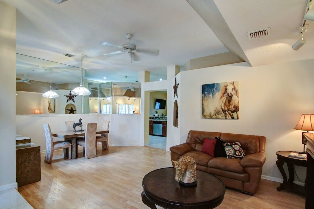 Фото Horseshoe House