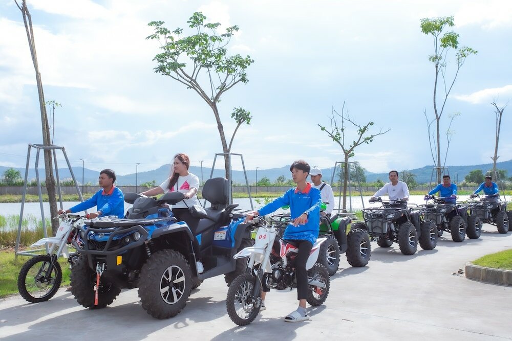 Фото Wonderland Suites and Resort