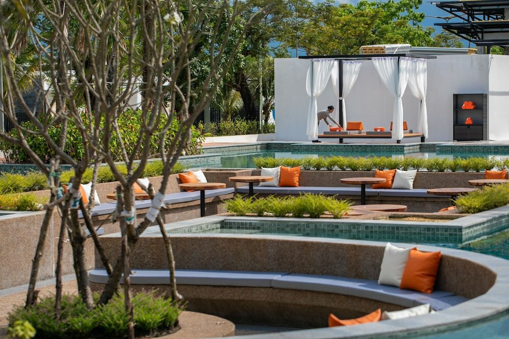 Фото Wonderland Suites and Resort