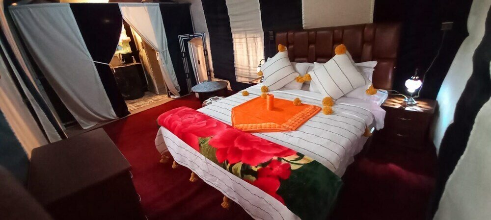 Фото Shining Luxury Camp