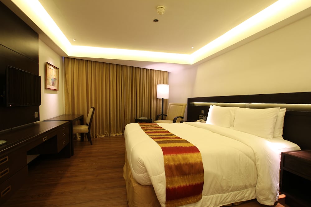 Фото Century Park Hotel