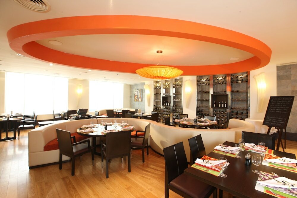 Фото Novotel Mumbai Juhu Beach Hotel