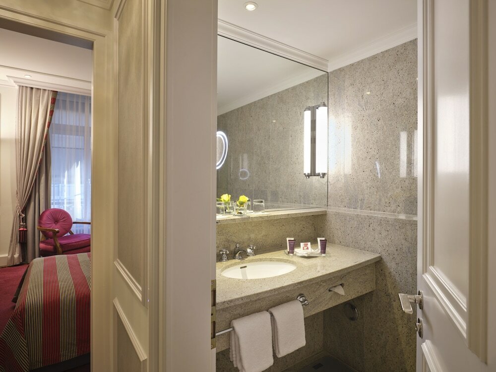 Фото Schweizerhof Zürich