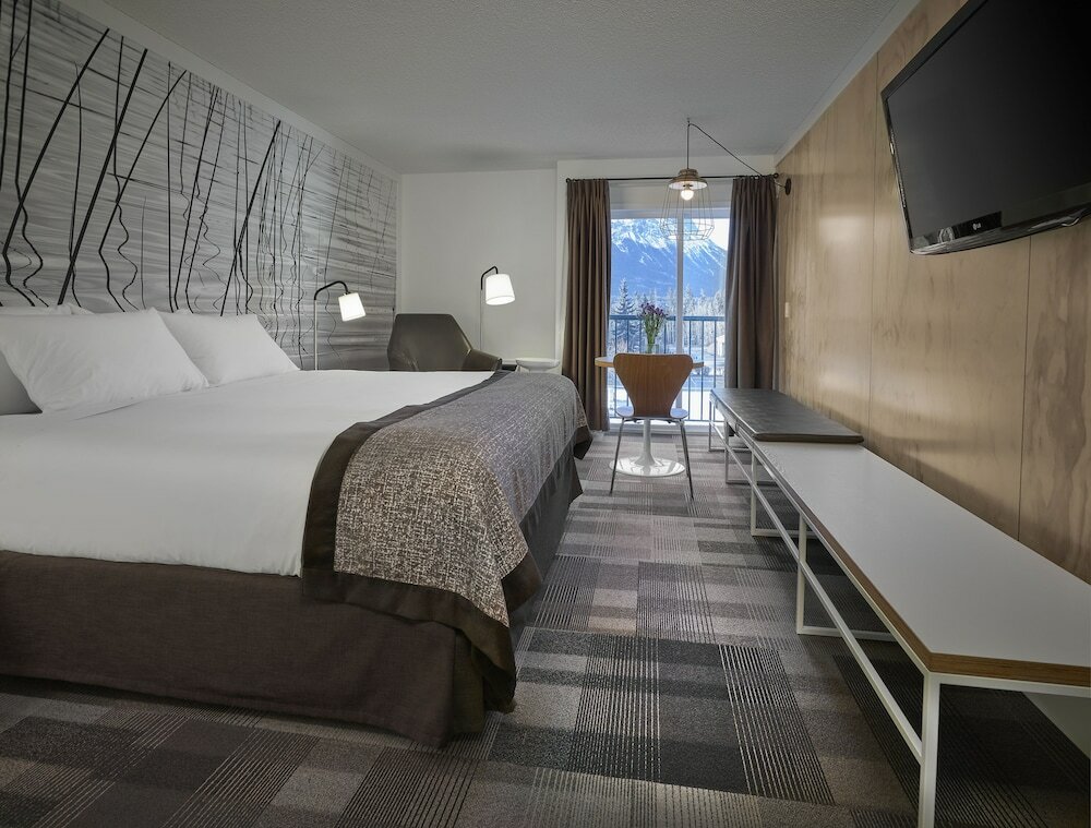 Фото Coast Canmore Hotel & Conference Centre
