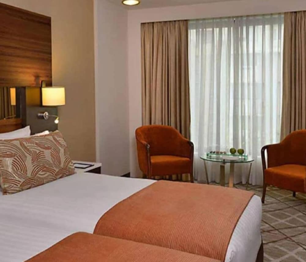 Фото Hotel Marine Plaza Mumbai