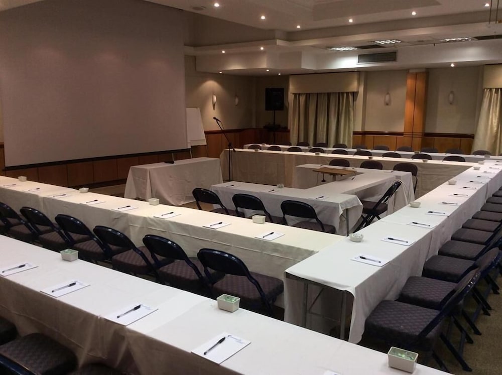 Фото Ocean Breeze Hotel