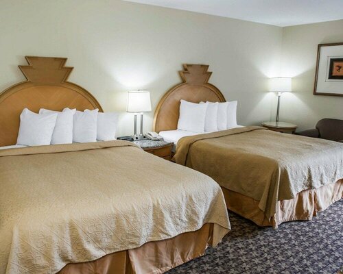 Гостиница Quality Inn & Suites Greenfield I-70 в Гринфилде