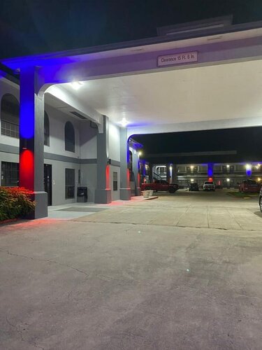 Гостиница Texas Inn & Suites Raymondville в Реймондвилле