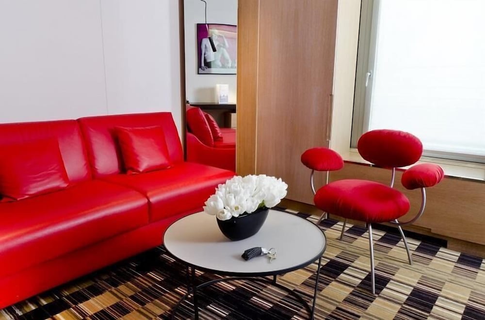 Фото Golden Tulip Opéra De Noailles